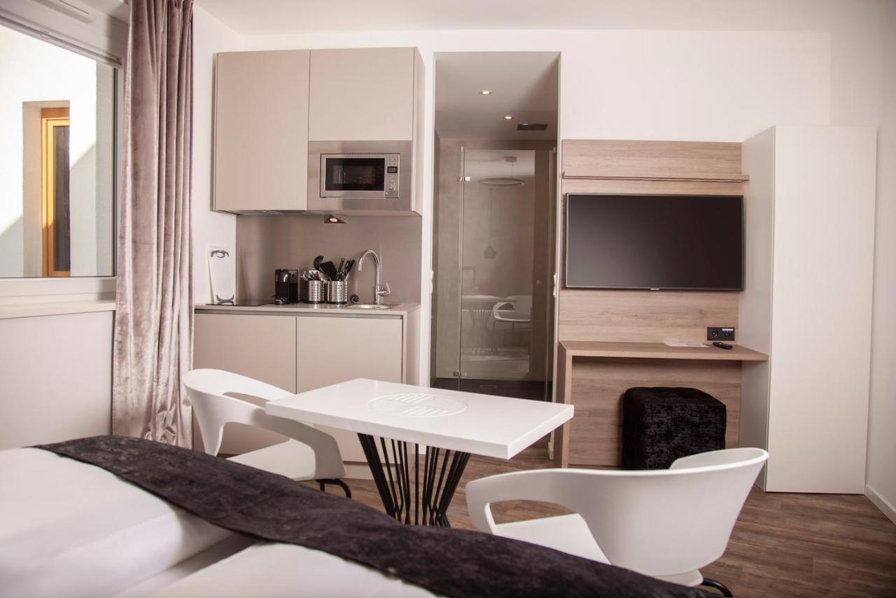 The Faces Apartment *